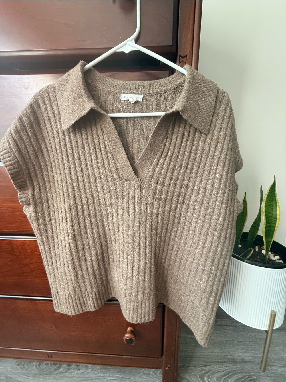 Boutique short sleeve sweater